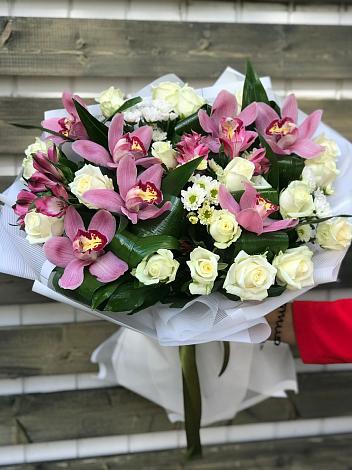 Букет цветов из: Розы и Хризантемы в Суземке