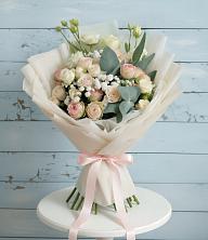 Букет цветов из:  Розы и Лизиантусы в Суземке