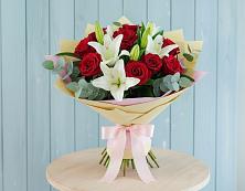 Букет цветов из:  Лилии и Розы в Суземке