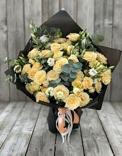 Букет цветов из:  Розы и Лизиантусы в Суземке