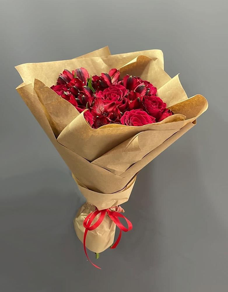 Букет цветов из: Альстромерии и Розы в Суземке