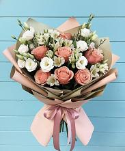 Букет цветов из:  Розы, Альстромерии и Лизиантусы в Суземке