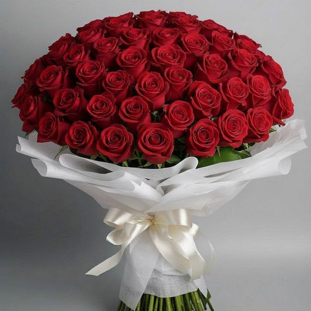 Букет 101 Красная роза Блэк Мэджик в Суземке