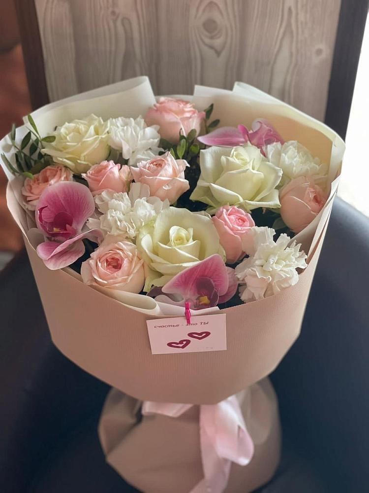 Букет цветов из: Орхидеи, Розы и Гвоздики в Суземке