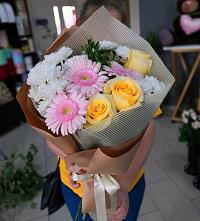 Букет цветов из:  Герберы, Розы и Хризантемы в Суземке