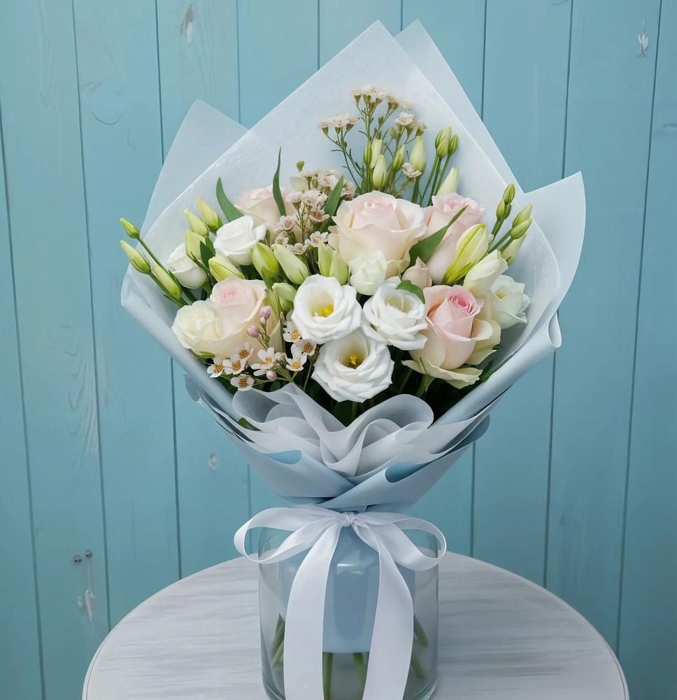 Букет цветов из: Розы и Лизиантусы в Суземке