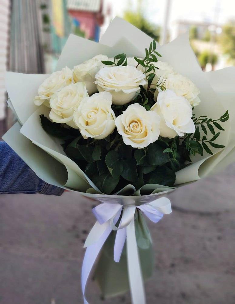 Букет Белые розы Проуд в Суземке