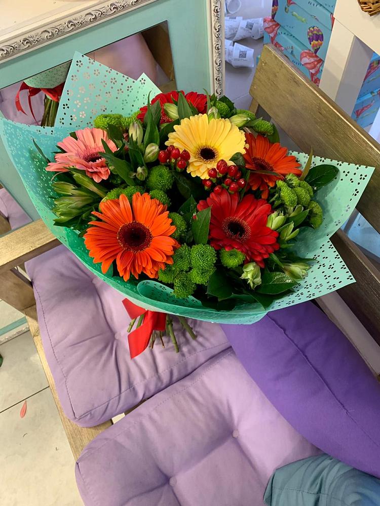 Букет цветов из: Герберы, Хризантемы и Альстромерии в Суземке