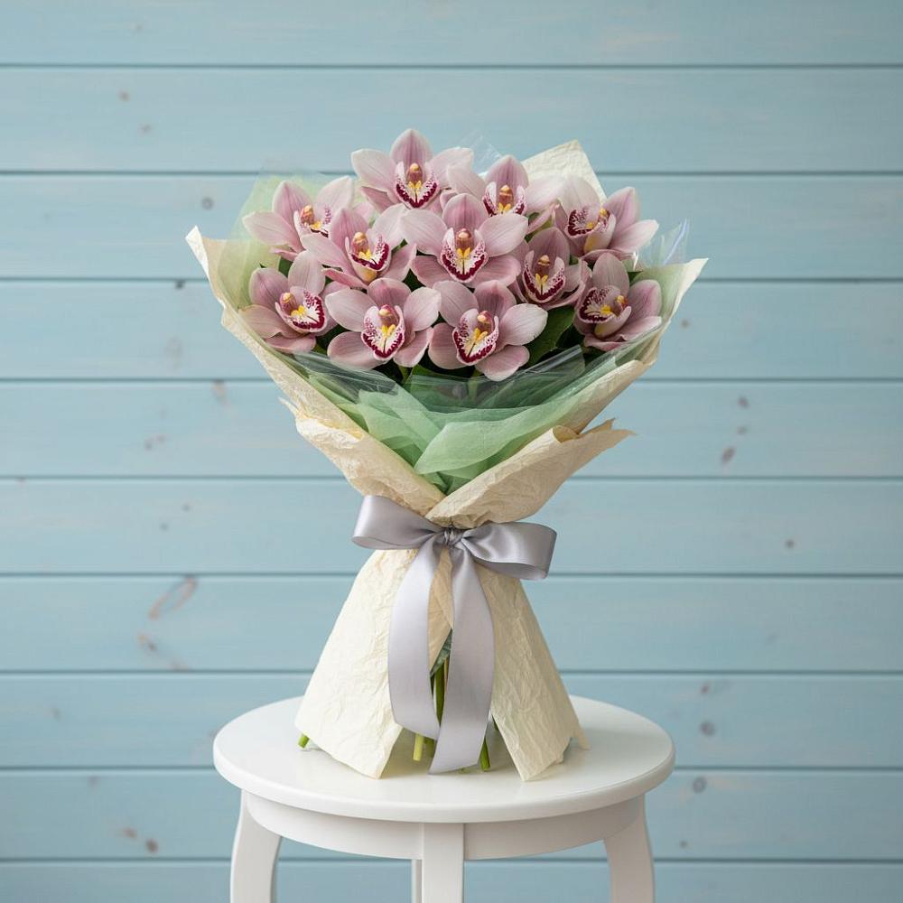 Букет цветов из: Орхидеи и Розы в Суземке