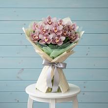 Букет цветов из:  Орхидеи и Розы в Суземке