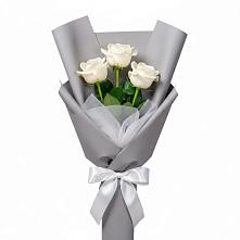 Букет 3 белые розы в Суземке