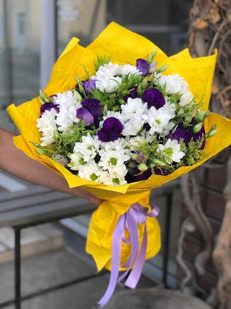 Букет цветов из: Ирисы, Хризантемы и Ромашки в Суземке