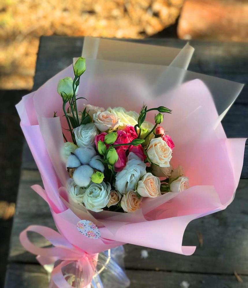 Букет цветов из: Розы и Лизиантусы в Суземке