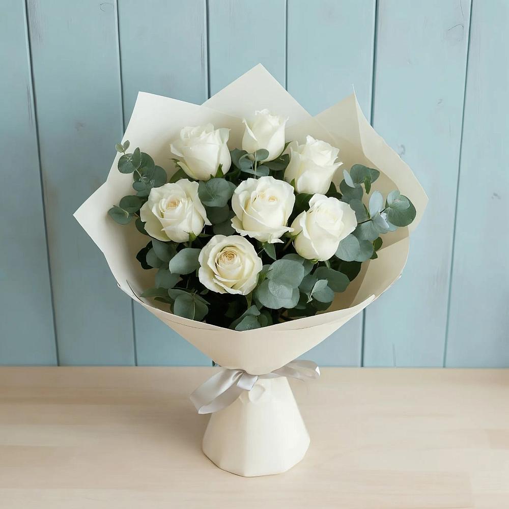Букет Белые розы в Эвкалипте в Суземке