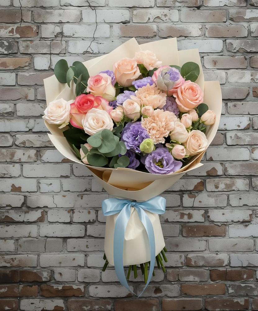 Букет цветов из: Розы, Лизиантусы и Гвоздики в Суземке