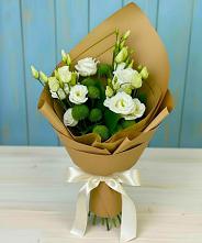 Букет цветов из:  Хризантемы и Лизиантусы в Суземке