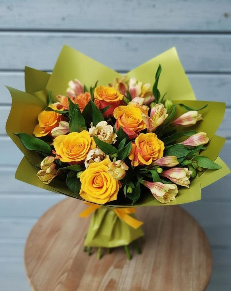 Букет цветов из: Альстромерии и Розы в Суземке