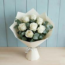 Букет Белые розы в Эвкалипте в Суземке
