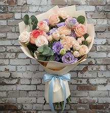 Букет цветов из:  Розы, Лизиантусы и Гвоздики в Суземке