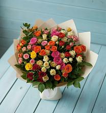 Букет Микс из разноцветных кустовых роз в Суземке