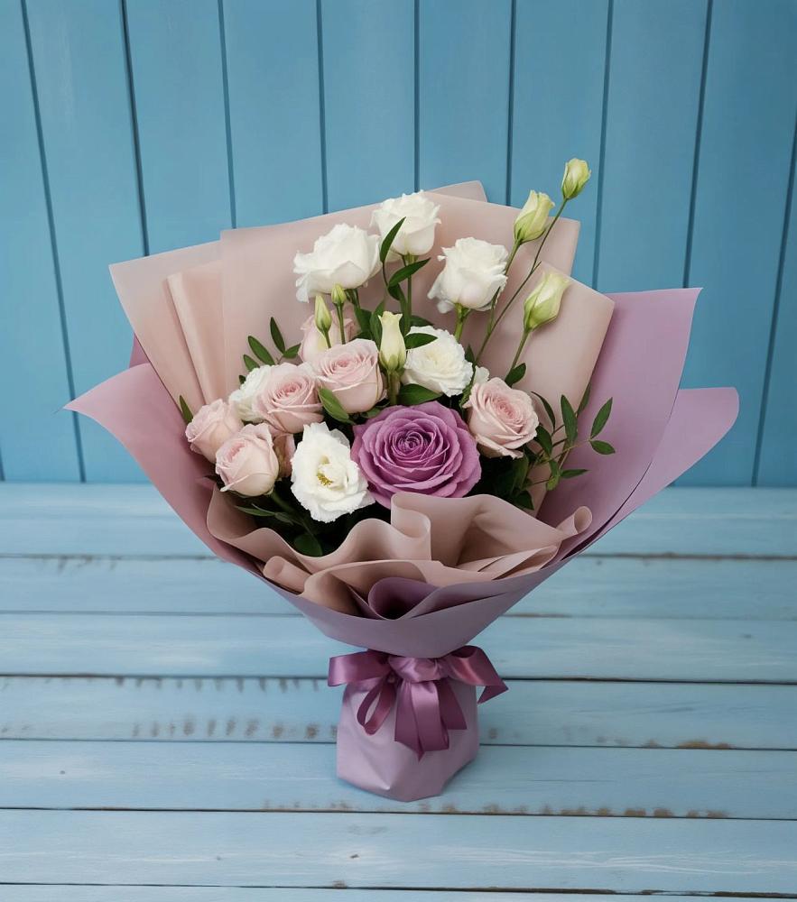 Букет цветов из: Розы и Лизиантусы в Суземке