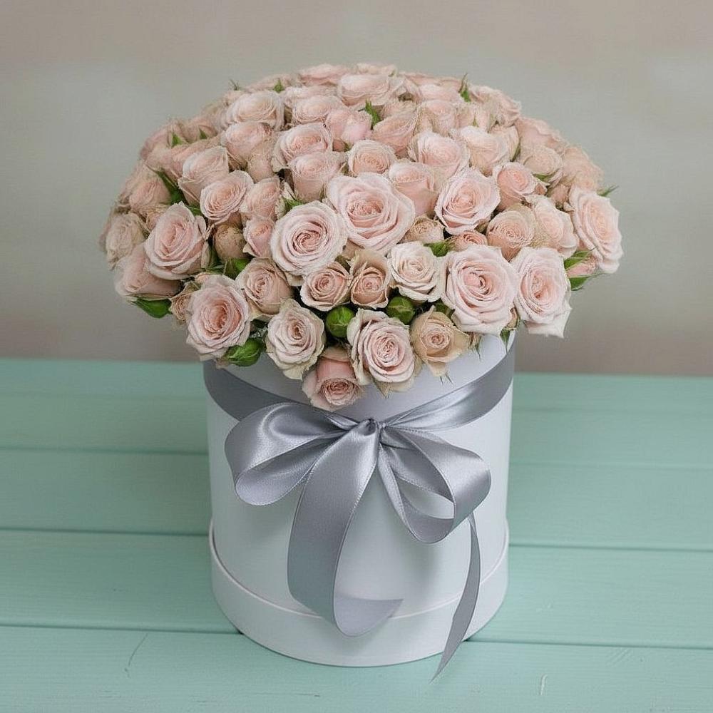 Цветочная композиция из Розы в шляпной коробке в Суземке